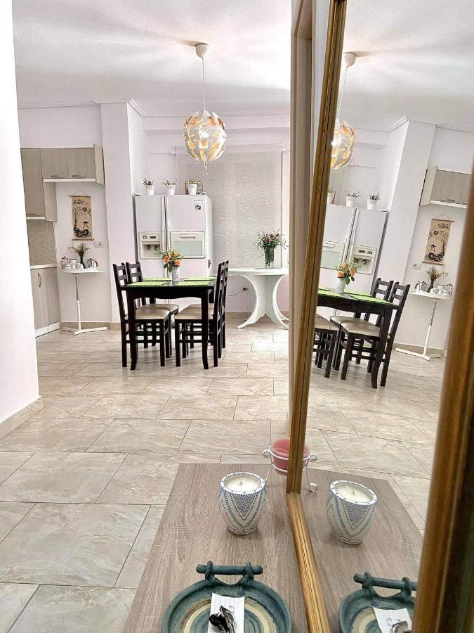 Iraa'S Apartment Sarande Exterior photo