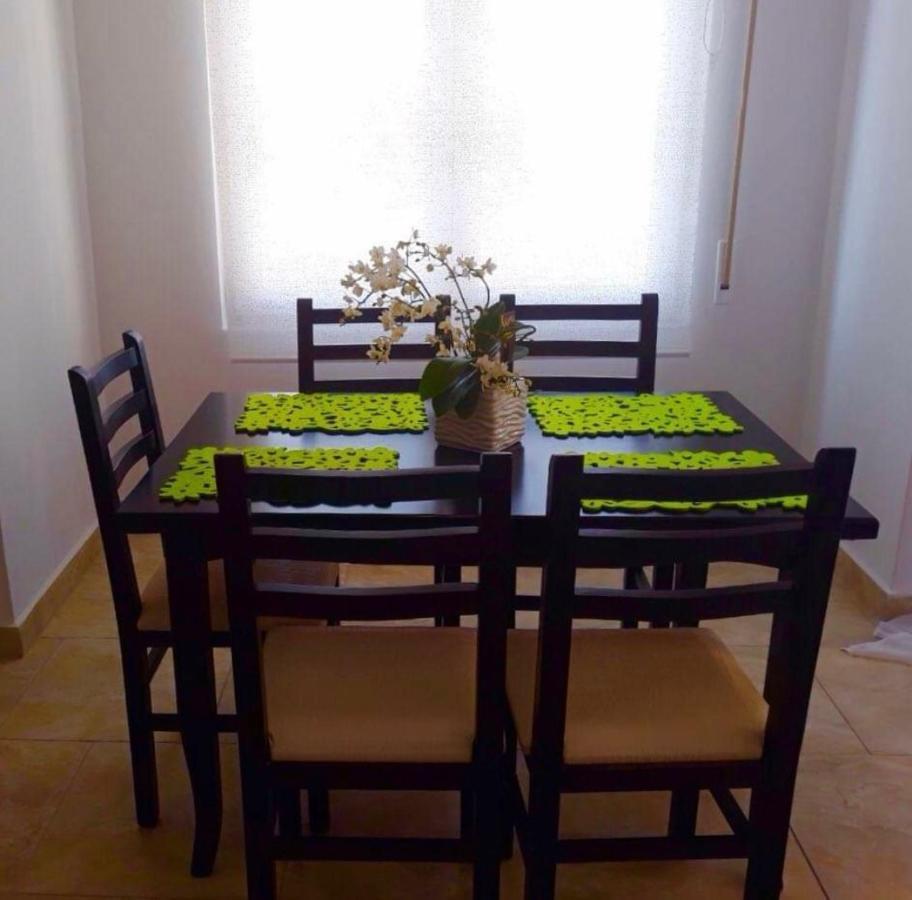 Iraa'S Apartment Sarande Exterior photo